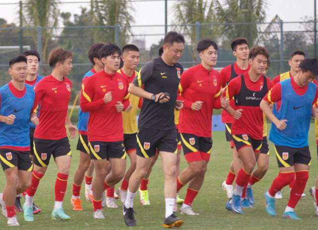 据全市场报道称，米兰后卫佳夫在今天接受了伤势复查，结果已排除接受手术的可能性。